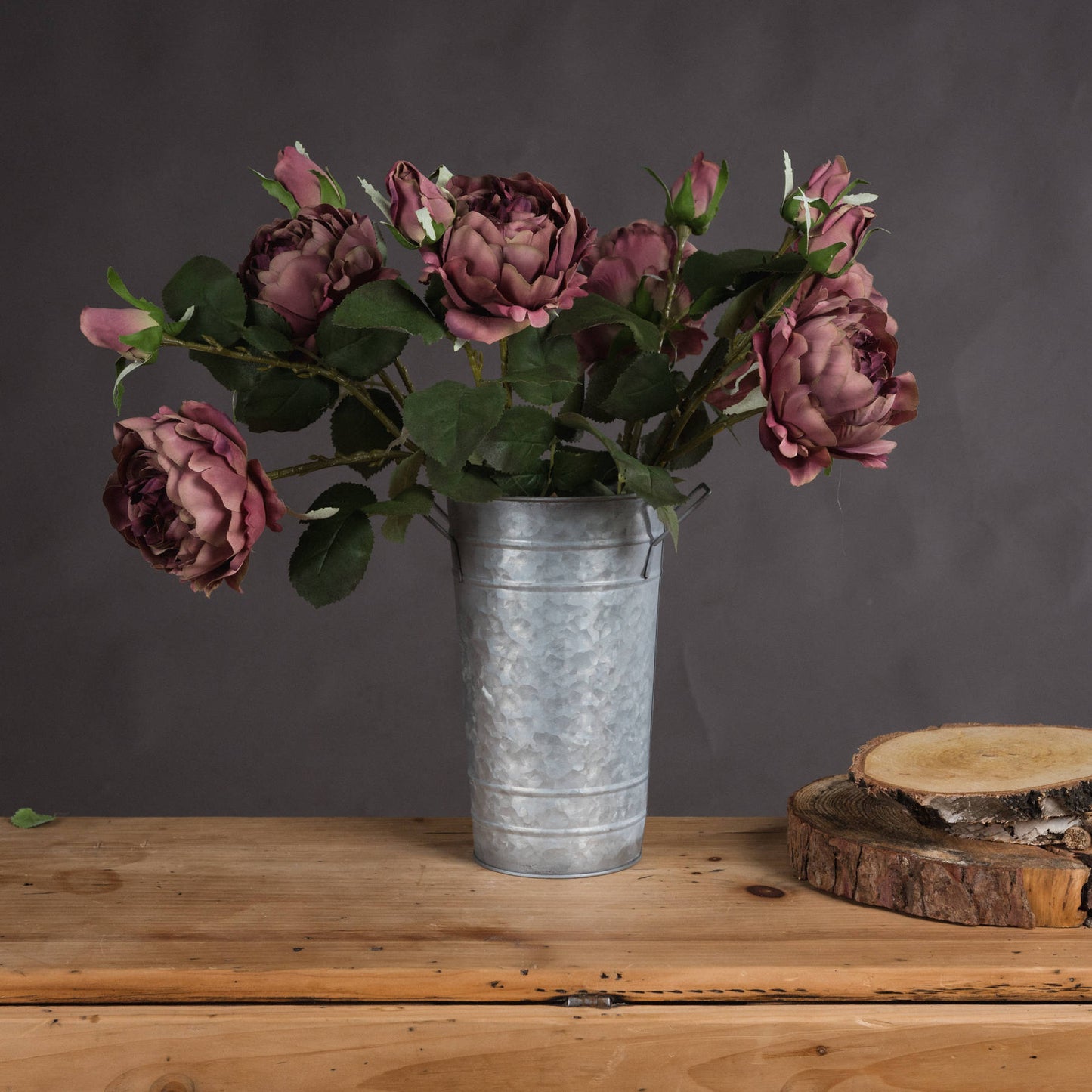 Dusty pink spray rose peony
