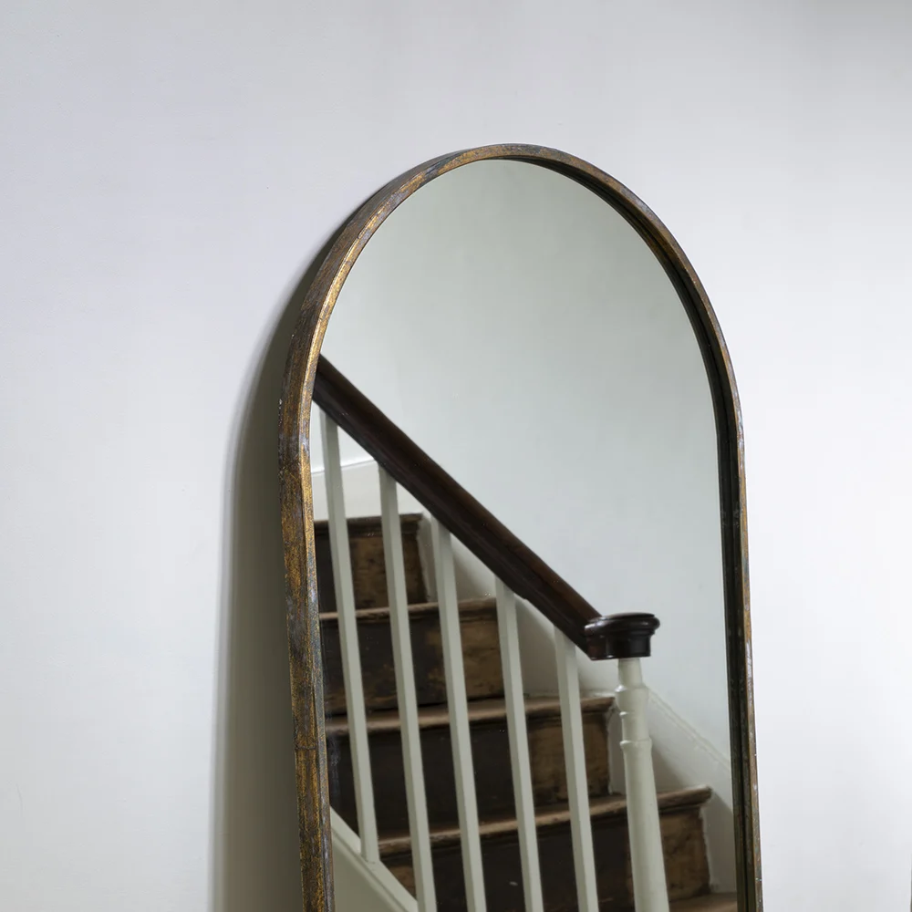 Large Minimal Arc Mirror