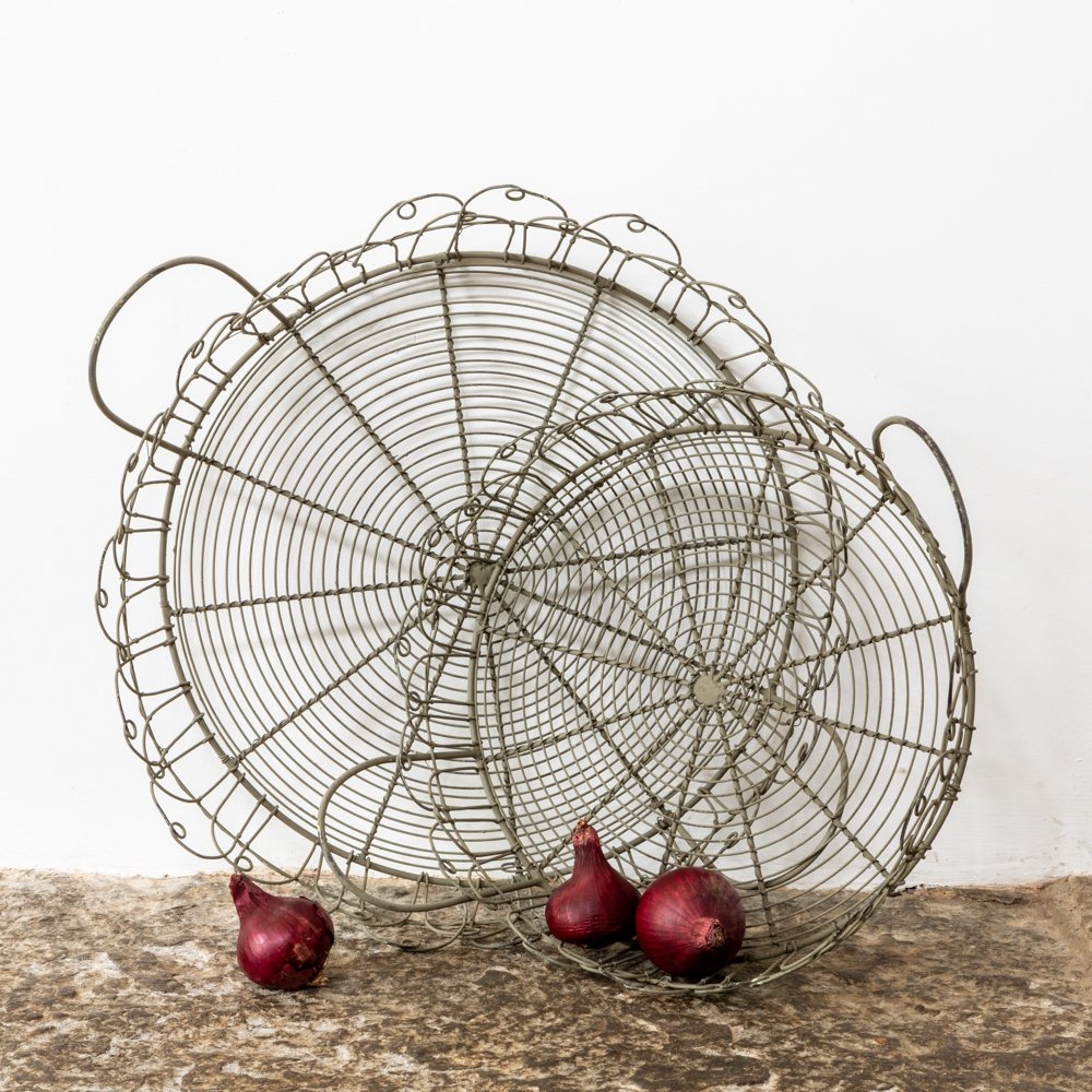 Round Wire Tray - Set of 2