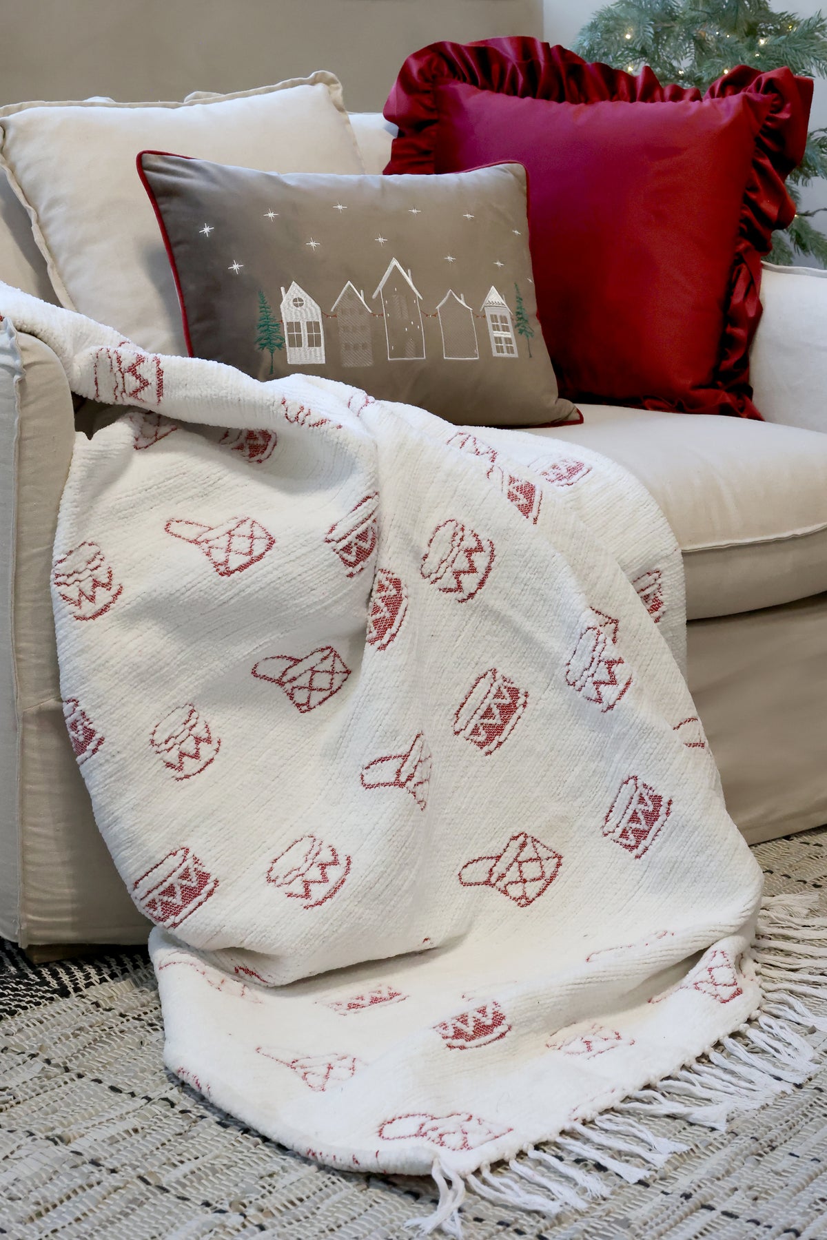 Chenille Throw with Drums