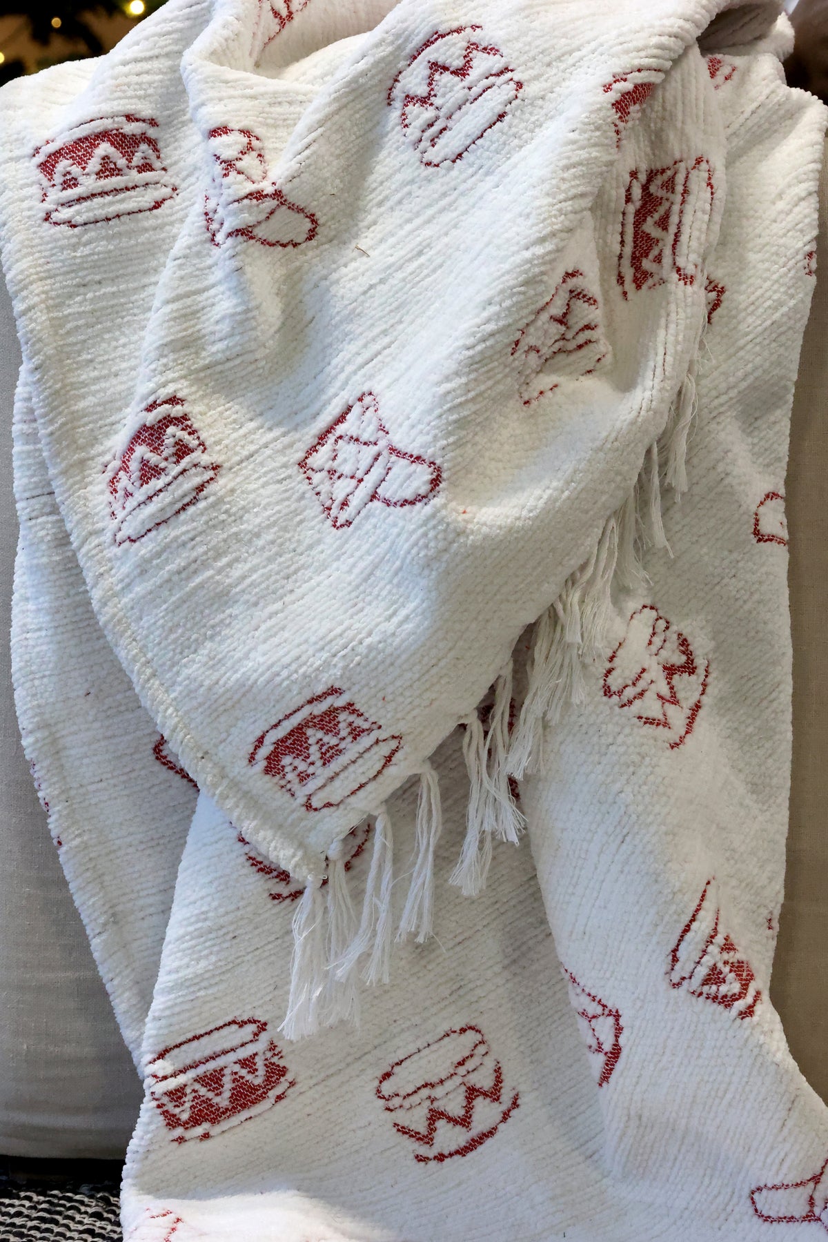 Chenille Throw with Drums