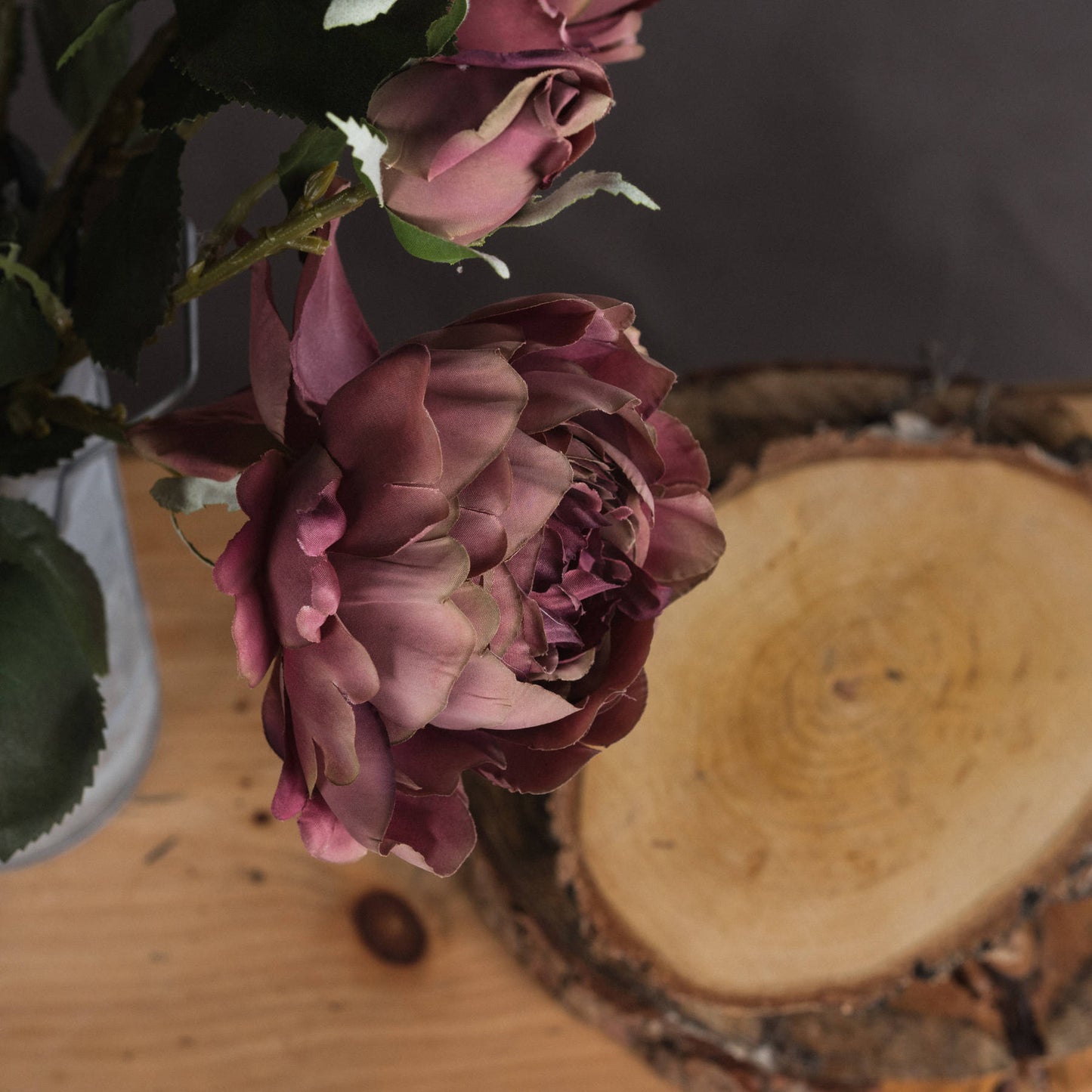 Dusty pink spray rose peony