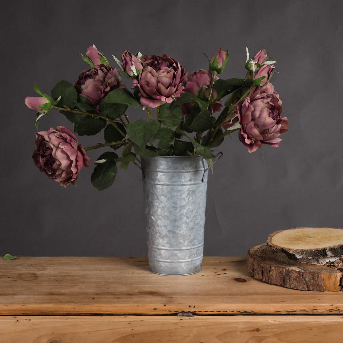 Dusty pink spray rose peony