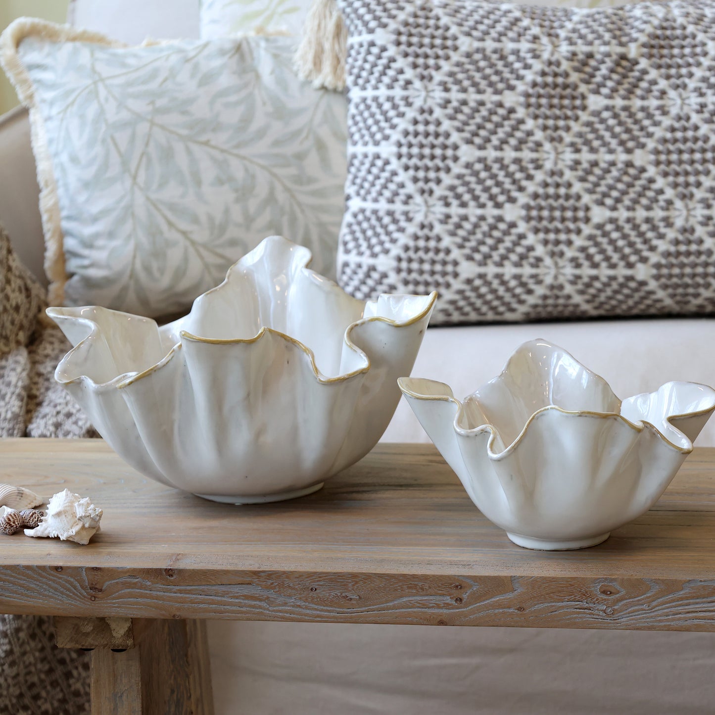 Tray with Folded Edge