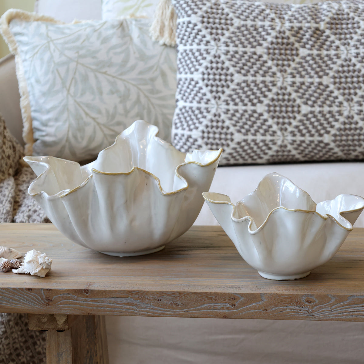 Tray with Folded Edge