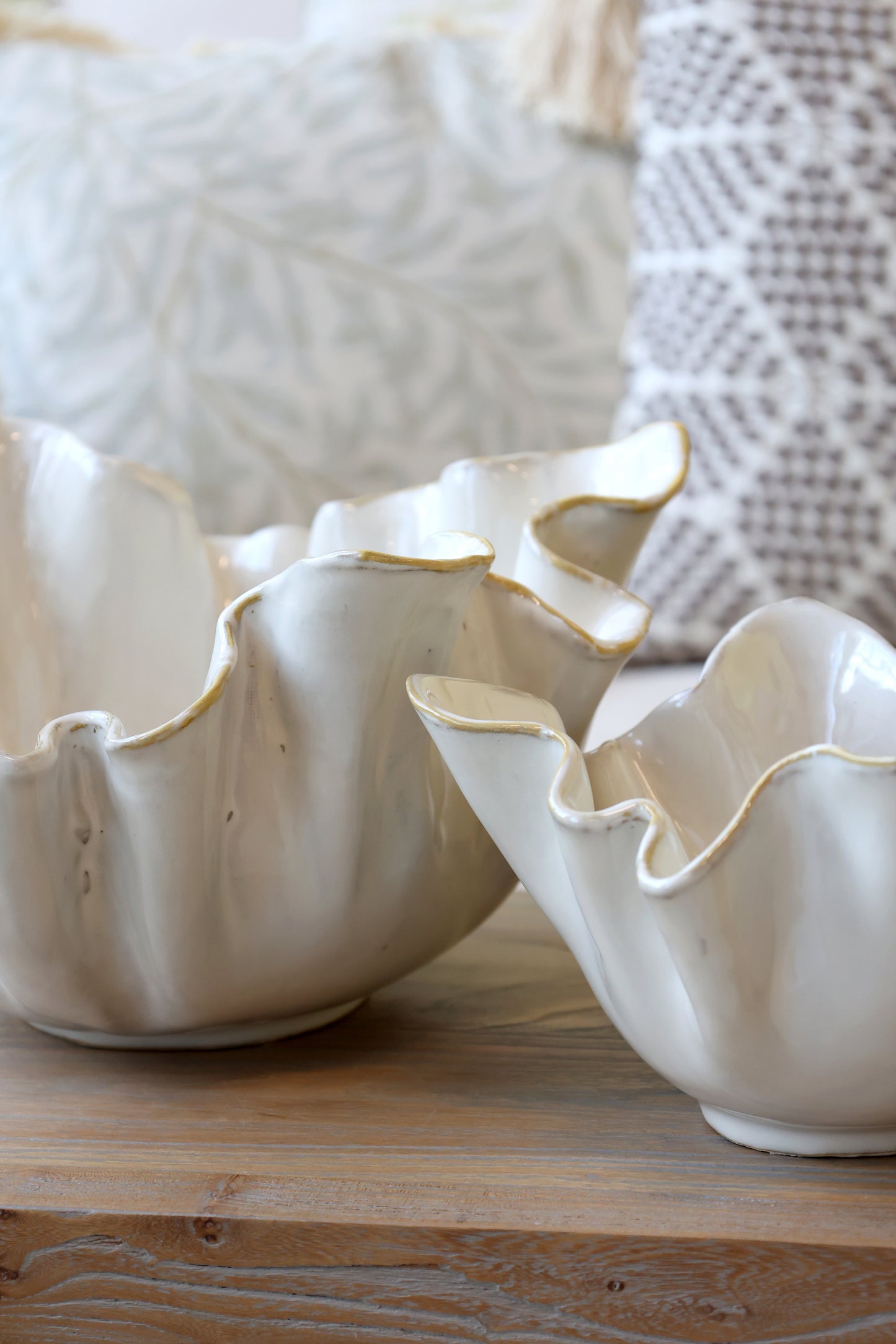 Tray with Folded Edge