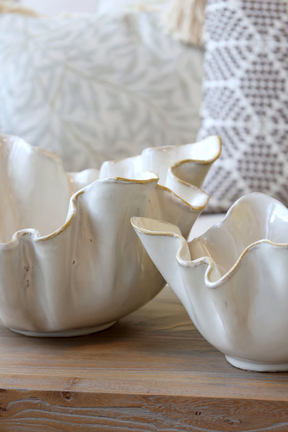 Tray with Folded Edge