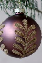 Christmas Bauble with Leaves