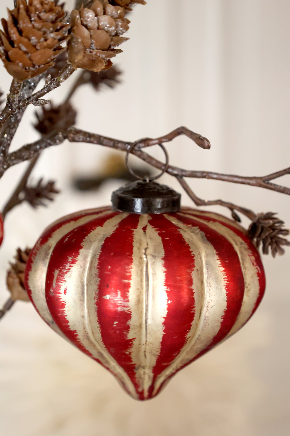 Cherry & Champagne Tapered baubles (Pack of 3)