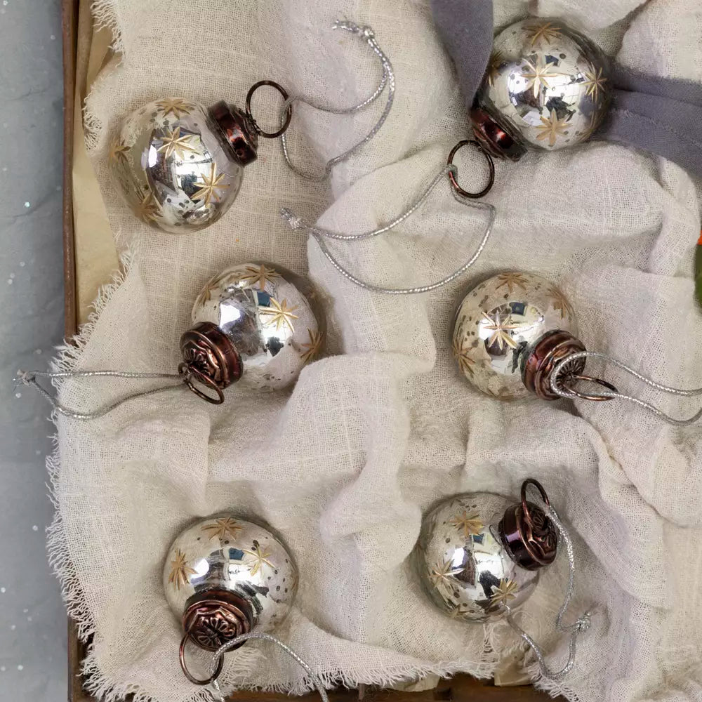 Mini Round baubles with gold etched stars (Bag of 6)