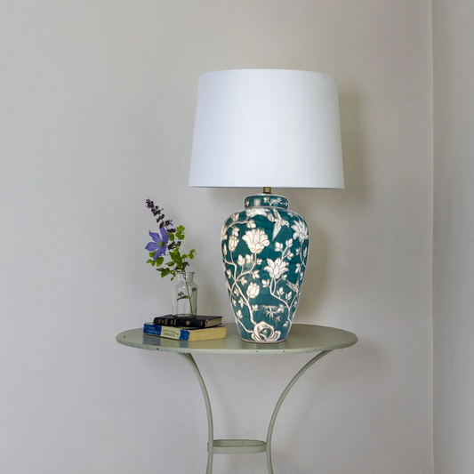 Grandiflora Lamp With White Vase